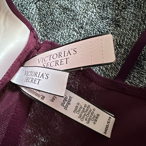 Victoria Secret Very Sexy V-back lightly lined plunge bra NWT - Picture 4 of 6